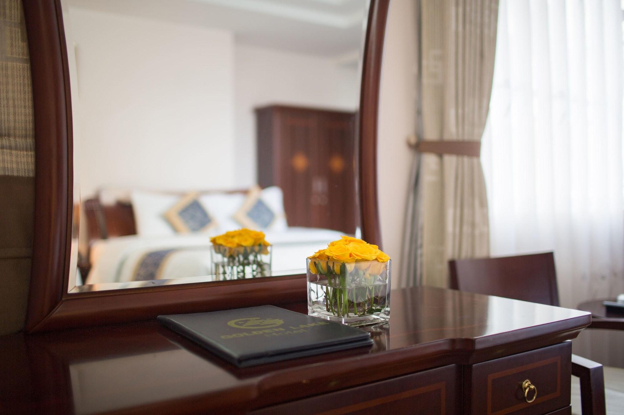 Lakeside Palace Hotel Ханой Екстер'єр фото